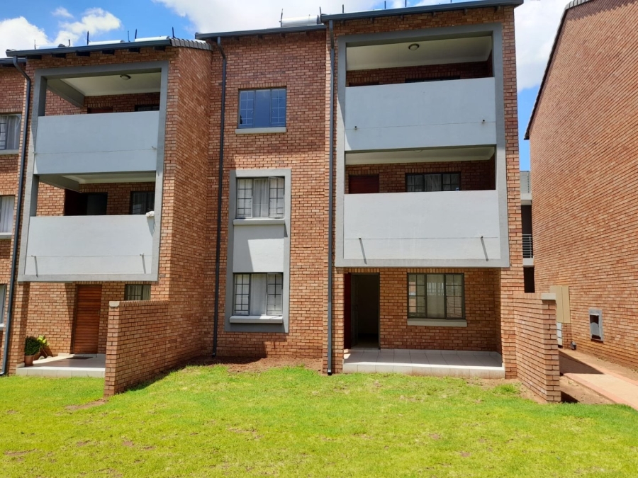2 Bedroom Property for Sale in Noordwyk Gauteng