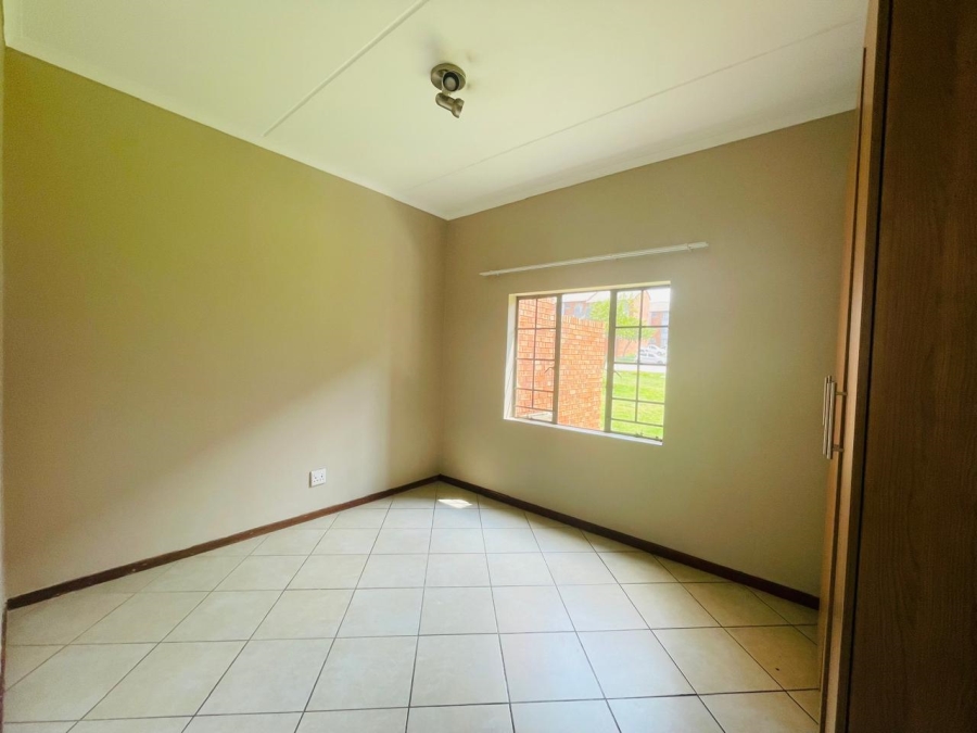 2 Bedroom Property for Sale in Noordwyk Gauteng