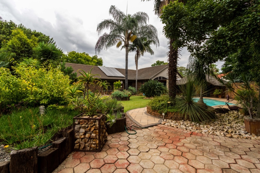 4 Bedroom Property for Sale in Die Wilgers Gauteng