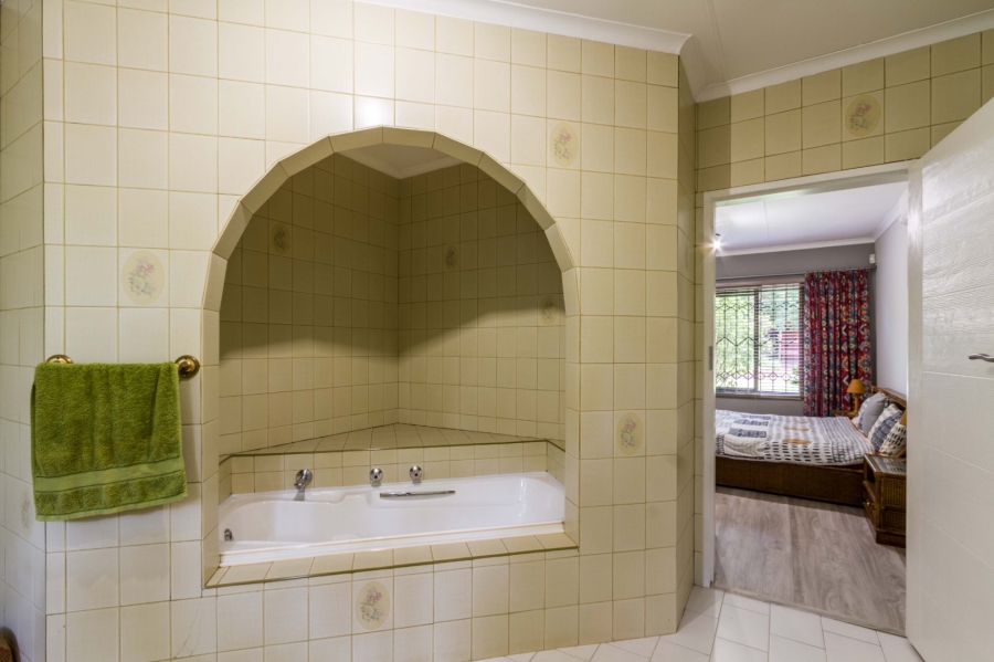 4 Bedroom Property for Sale in Die Wilgers Gauteng