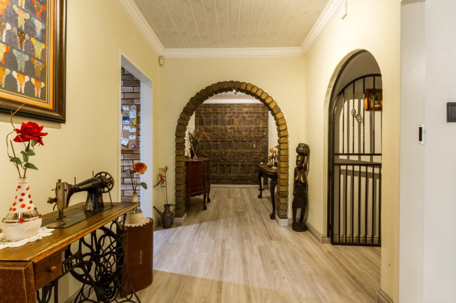 4 Bedroom Property for Sale in Die Wilgers Gauteng