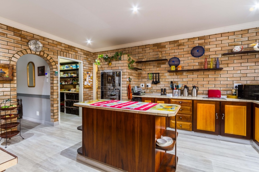 4 Bedroom Property for Sale in Die Wilgers Gauteng