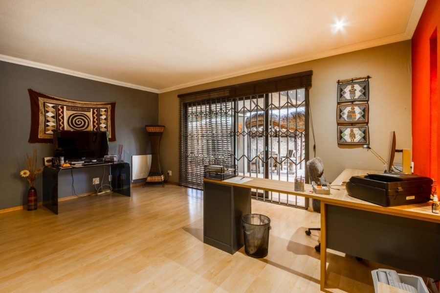 4 Bedroom Property for Sale in Die Wilgers Gauteng