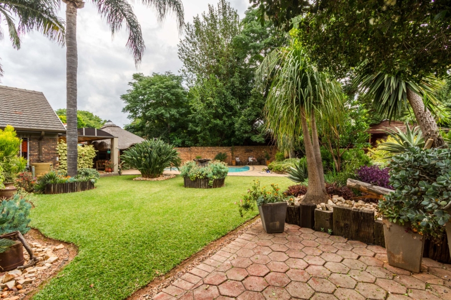 4 Bedroom Property for Sale in Die Wilgers Gauteng