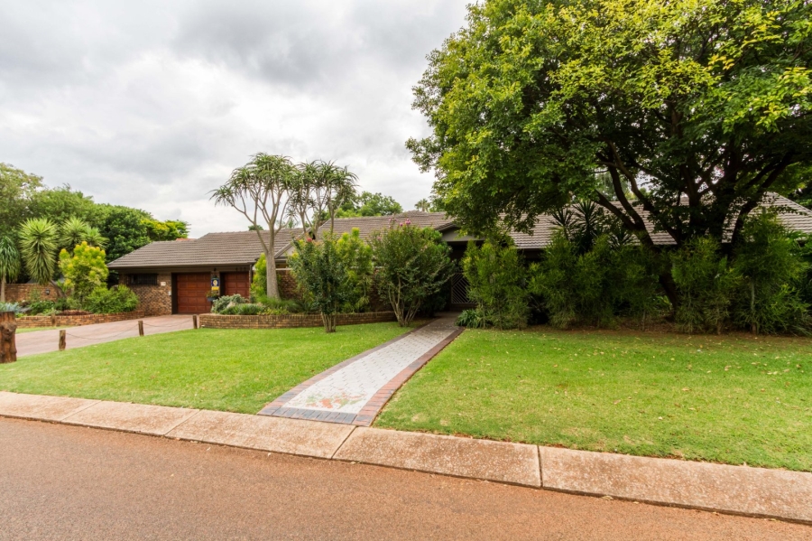 4 Bedroom Property for Sale in Die Wilgers Gauteng