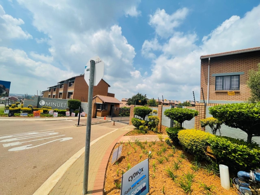 2 Bedroom Property for Sale in Noordwyk Gauteng