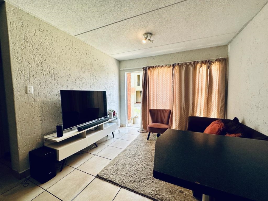 1 Bedroom Property for Sale in Ormonde View Gauteng