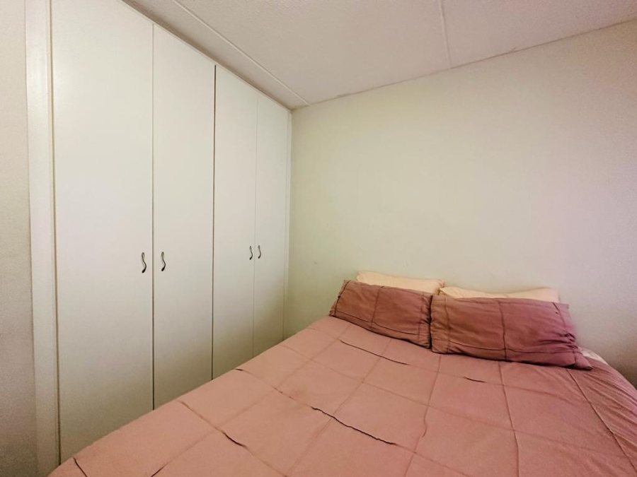 1 Bedroom Property for Sale in Ormonde View Gauteng