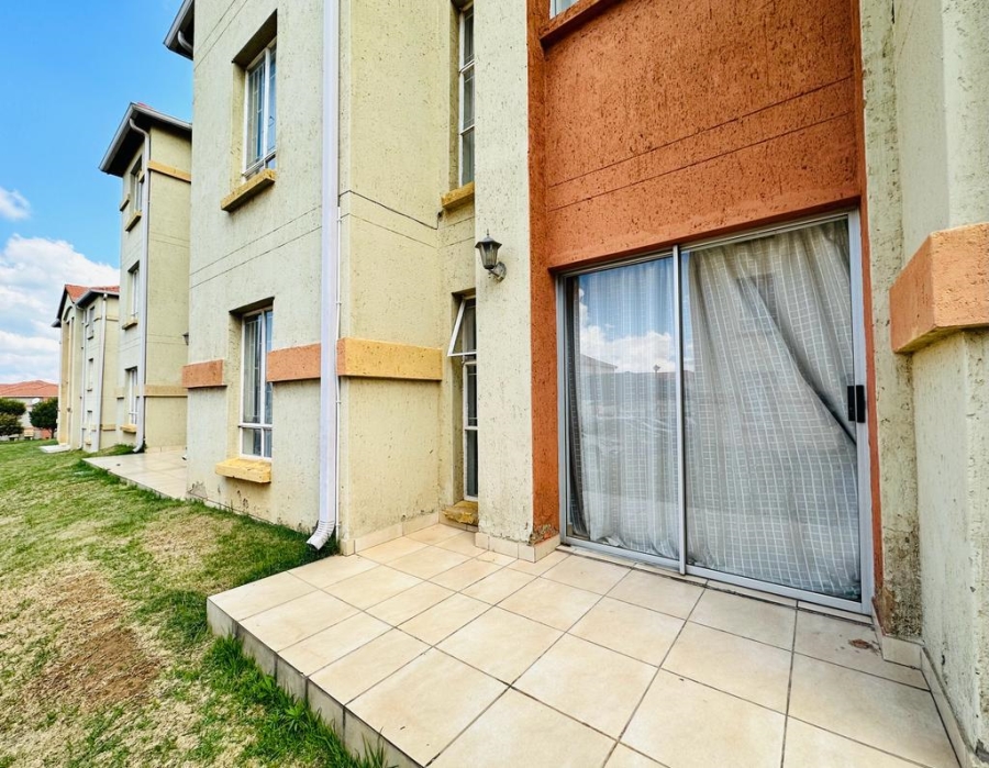 1 Bedroom Property for Sale in Ormonde View Gauteng