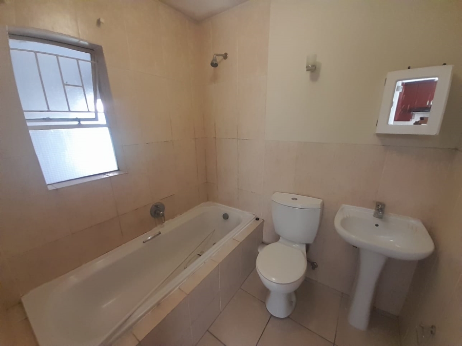 1 Bedroom Property for Sale in Ormonde View Gauteng