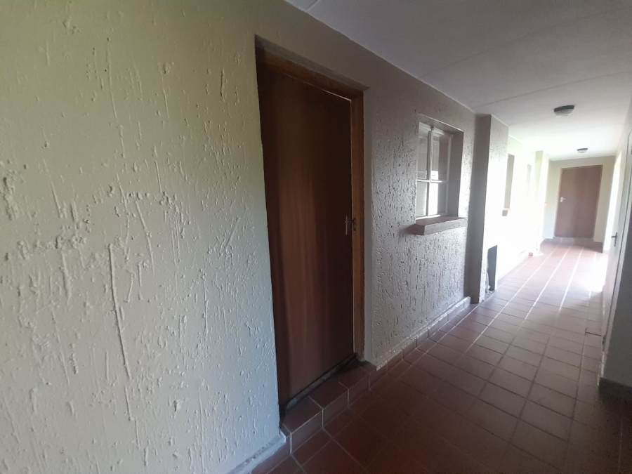 1 Bedroom Property for Sale in Ormonde View Gauteng