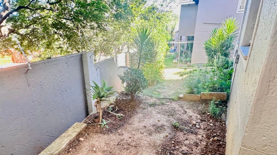 2 Bedroom Property for Sale in Bassonia Rock Gauteng