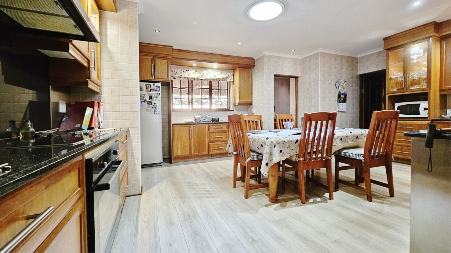 4 Bedroom Property for Sale in Three Rivers Proper Gauteng