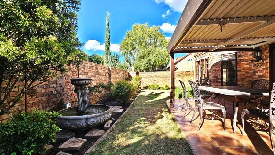 4 Bedroom Property for Sale in Three Rivers Proper Gauteng