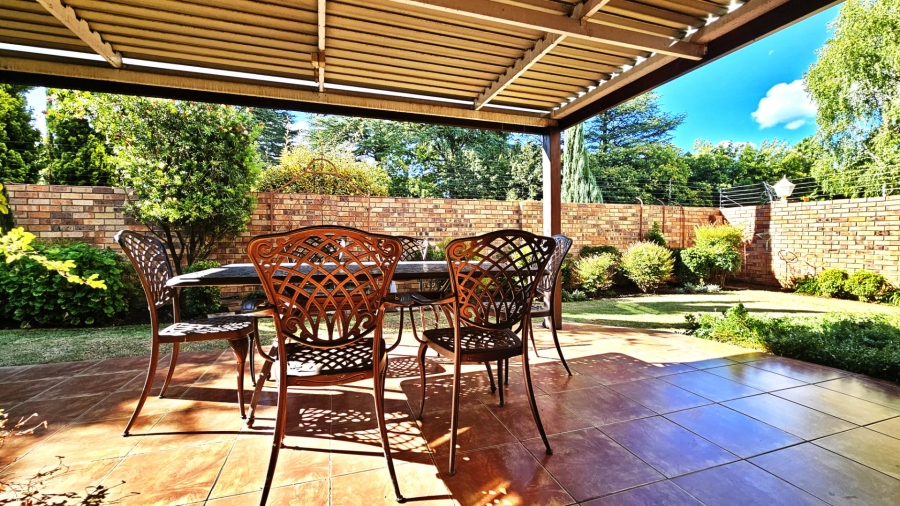 4 Bedroom Property for Sale in Three Rivers Proper Gauteng