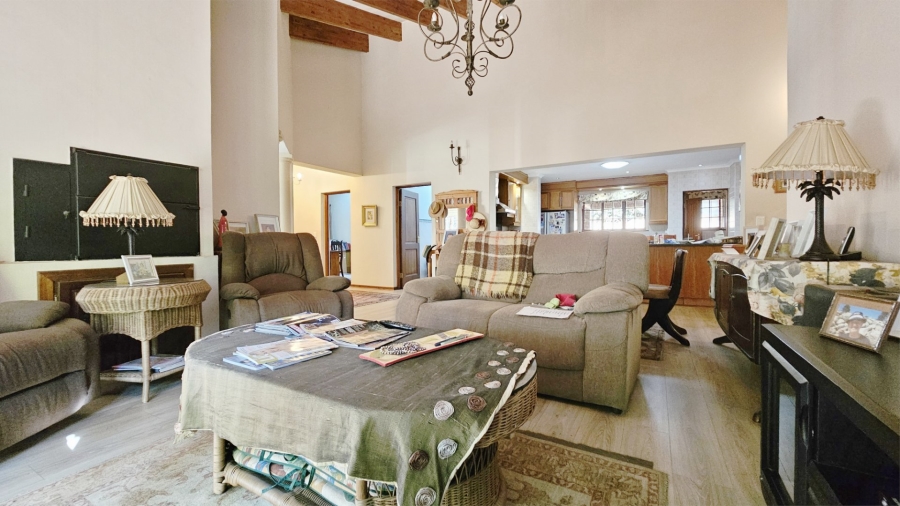 4 Bedroom Property for Sale in Three Rivers Proper Gauteng