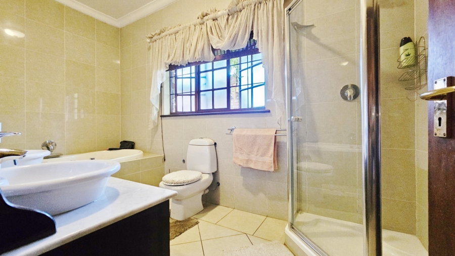 4 Bedroom Property for Sale in Three Rivers Proper Gauteng