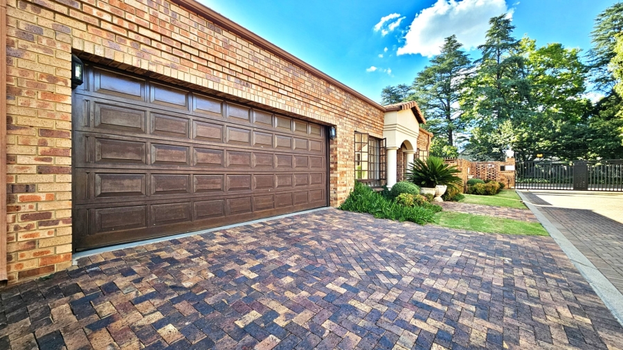 4 Bedroom Property for Sale in Three Rivers Proper Gauteng