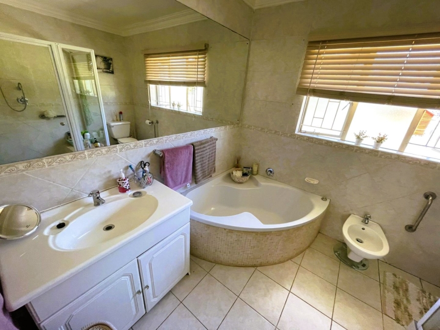 4 Bedroom Property for Sale in Ferryvale Gauteng