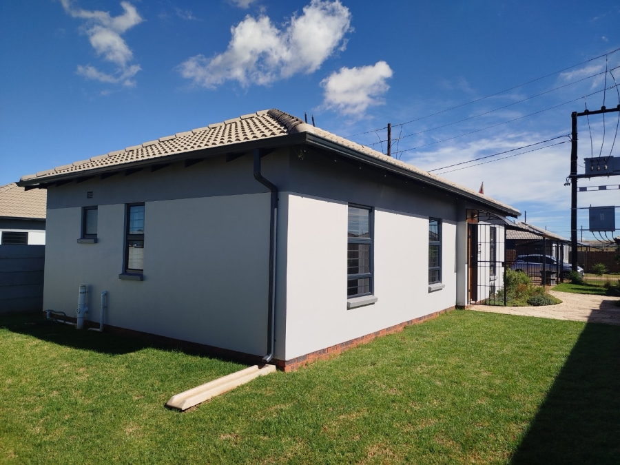 3 Bedroom Property for Sale in Protea Glen Gauteng