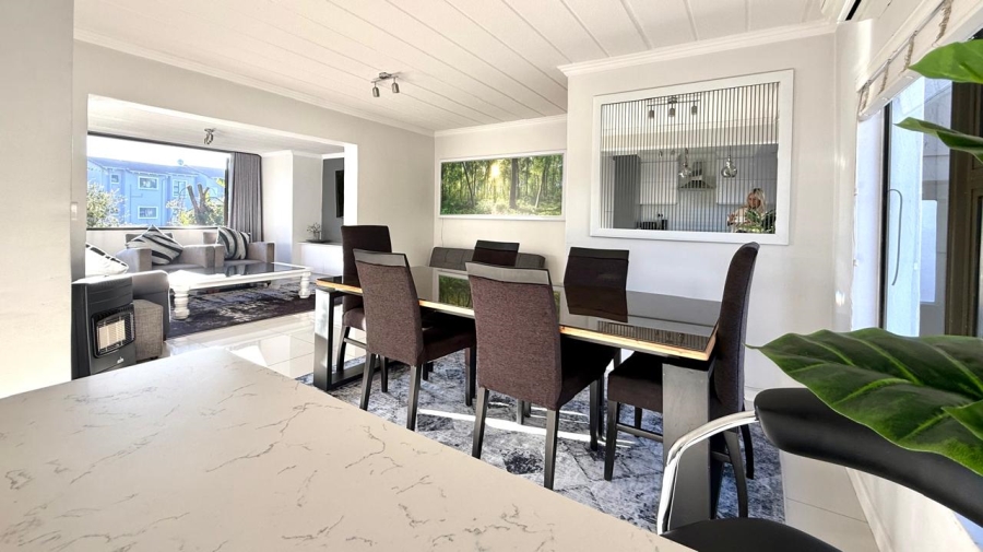 2 Bedroom Property for Sale in Bryanston Gauteng