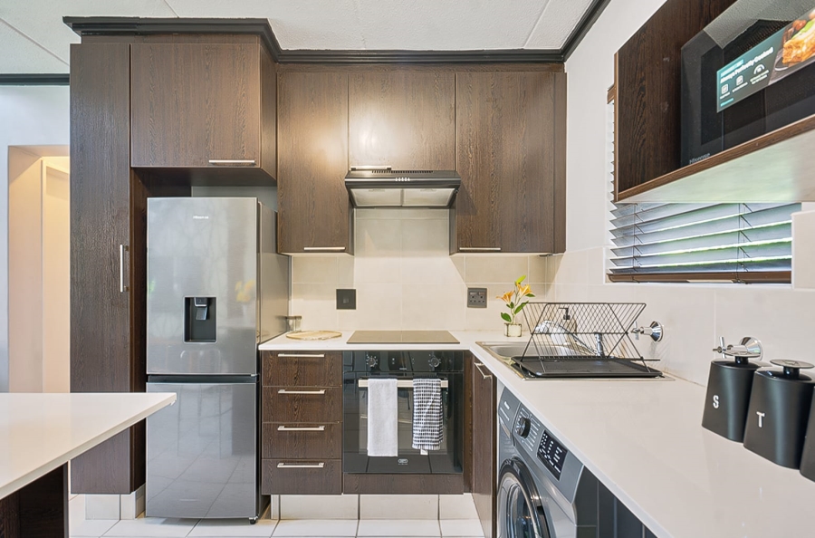 To Let 2 Bedroom Property for Rent in Paulshof Gauteng