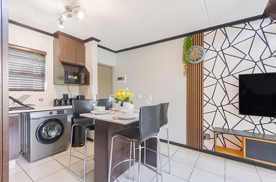 To Let 2 Bedroom Property for Rent in Paulshof Gauteng