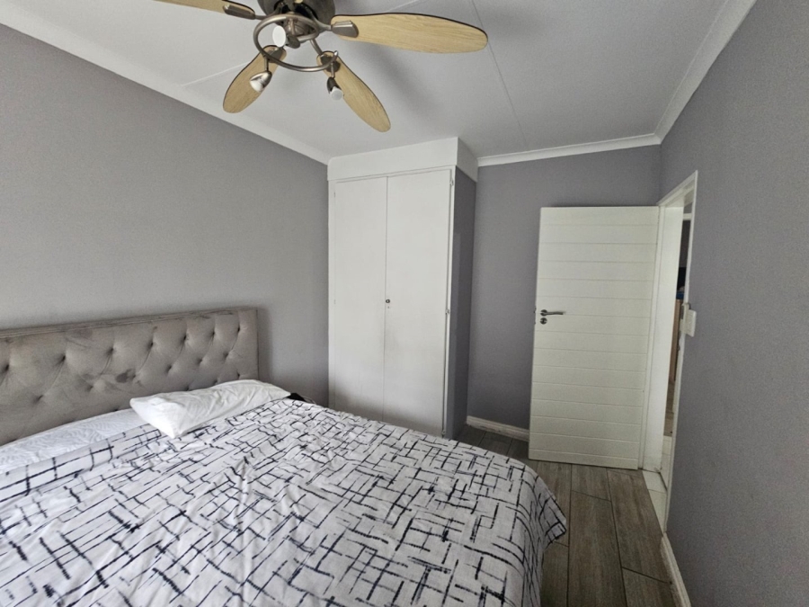 2 Bedroom Property for Sale in Faerie Glen Gauteng