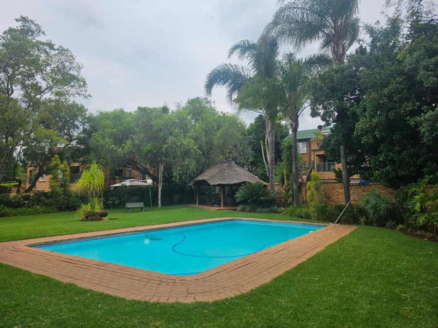 2 Bedroom Property for Sale in Faerie Glen Gauteng