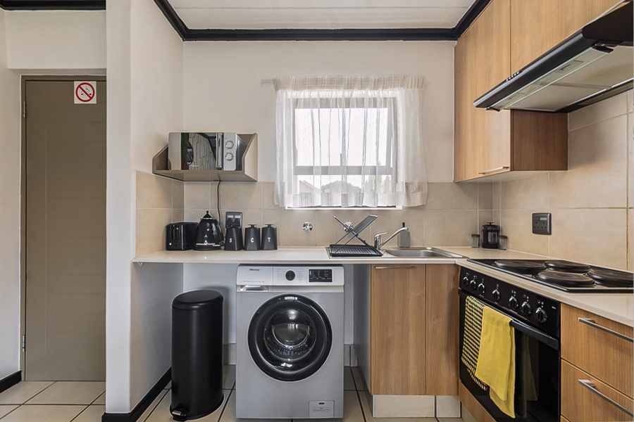 To Let 2 Bedroom Property for Rent in Paulshof Gauteng