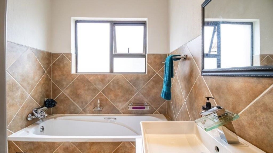 3 Bedroom Property for Sale in Brentwood Park AH Gauteng