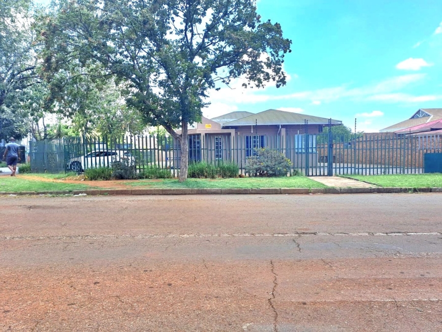  Bedroom Property for Sale in Kempton Park Ext 2 Gauteng