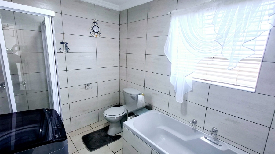 2 Bedroom Property for Sale in Vanderbijlpark SW 5 Gauteng