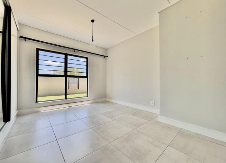 3 Bedroom Property for Sale in Waterfall Gauteng