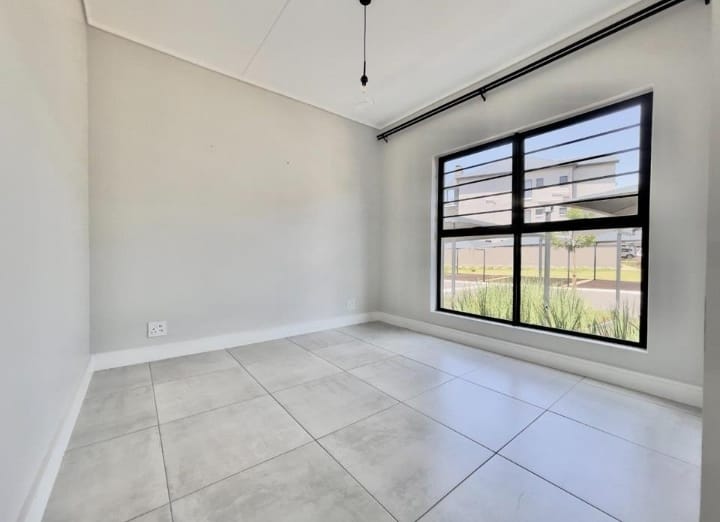 3 Bedroom Property for Sale in Waterfall Gauteng