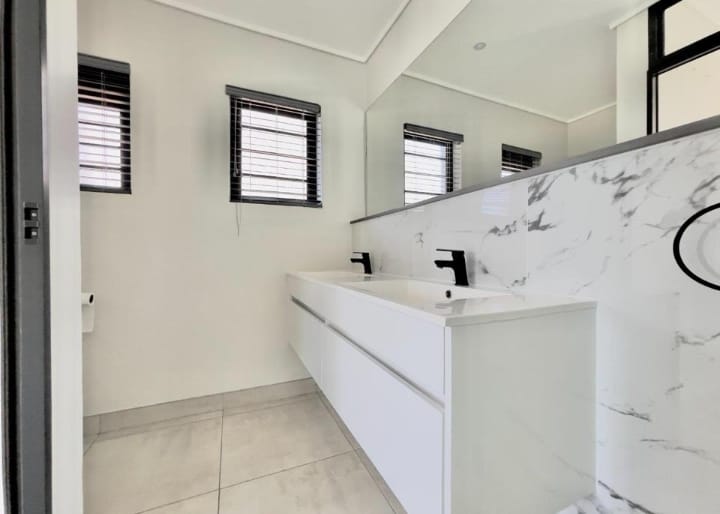 3 Bedroom Property for Sale in Waterfall Gauteng