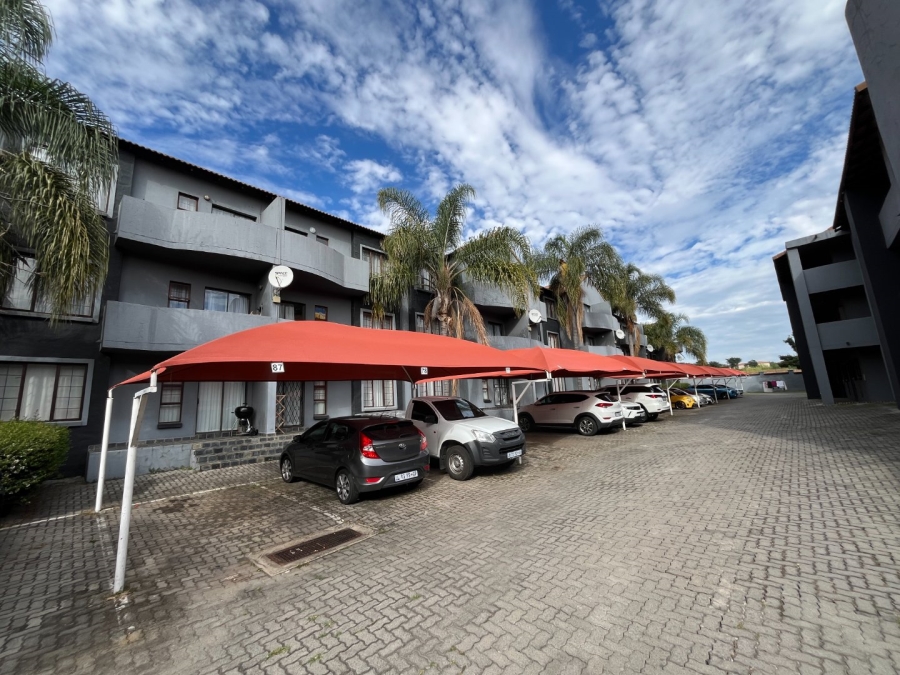 1 Bedroom Property for Sale in Erand Gardens Gauteng