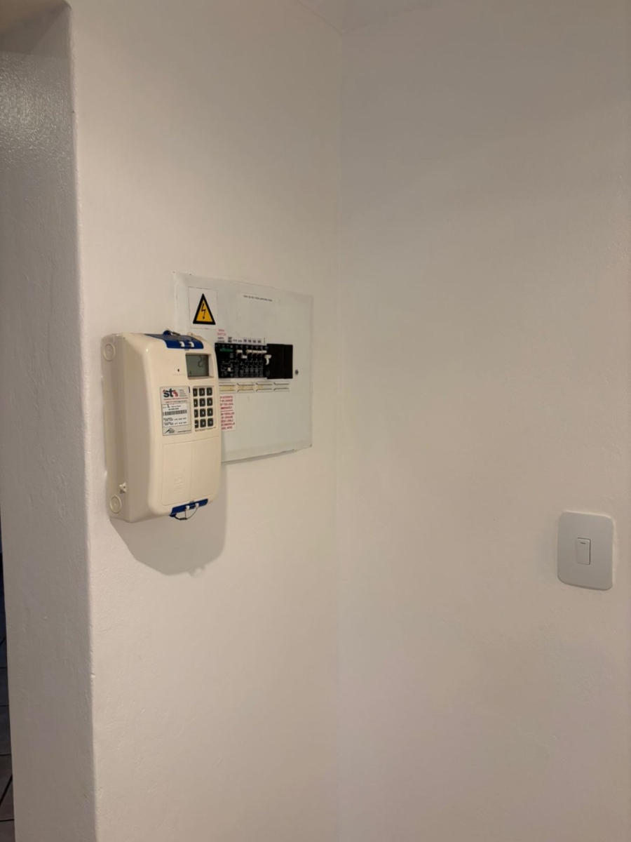 2 Bedroom Property for Sale in Broadacres Gauteng