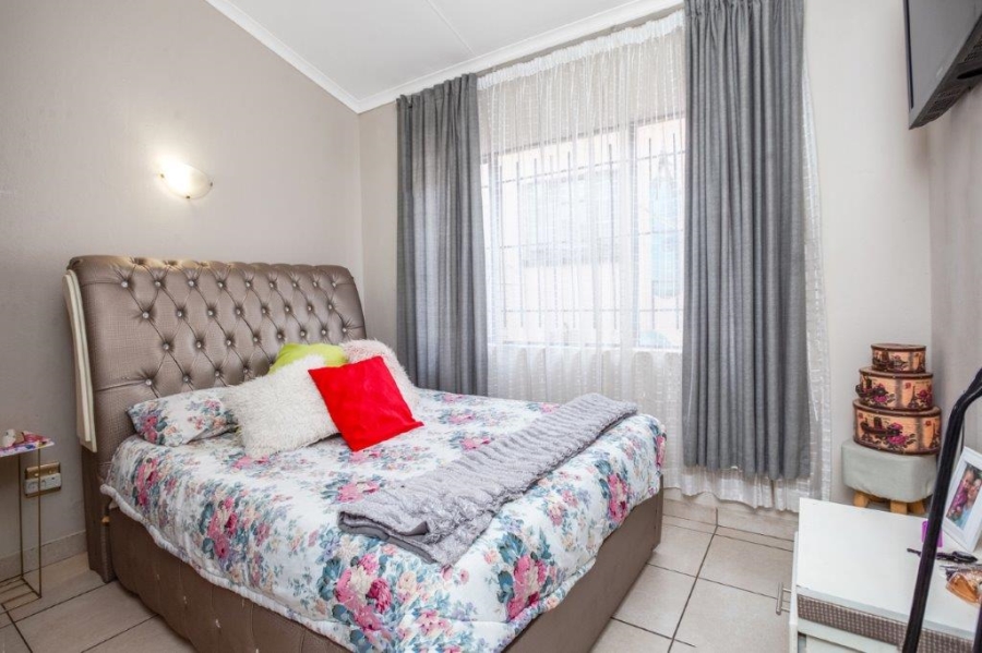 4 Bedroom Property for Sale in Florida Gauteng