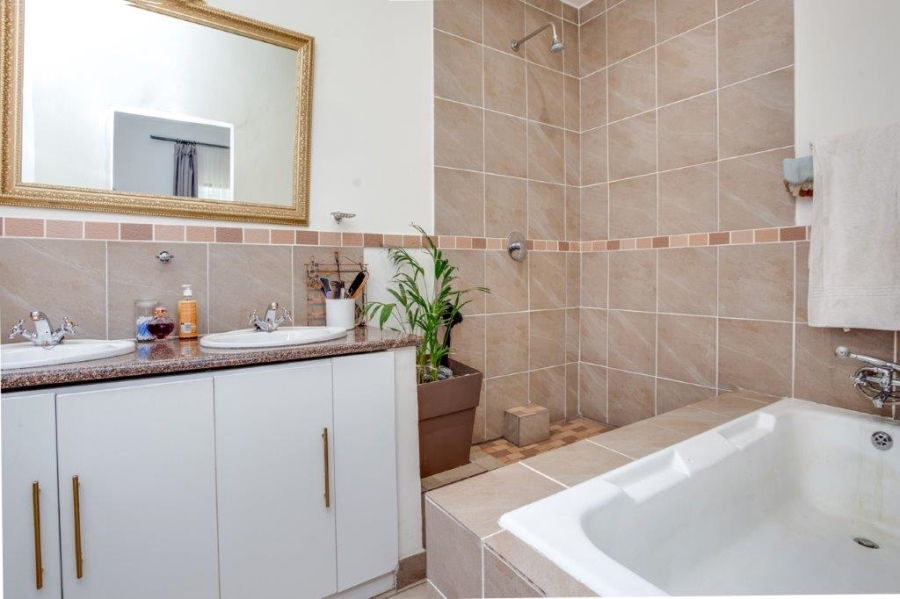 4 Bedroom Property for Sale in Florida Gauteng