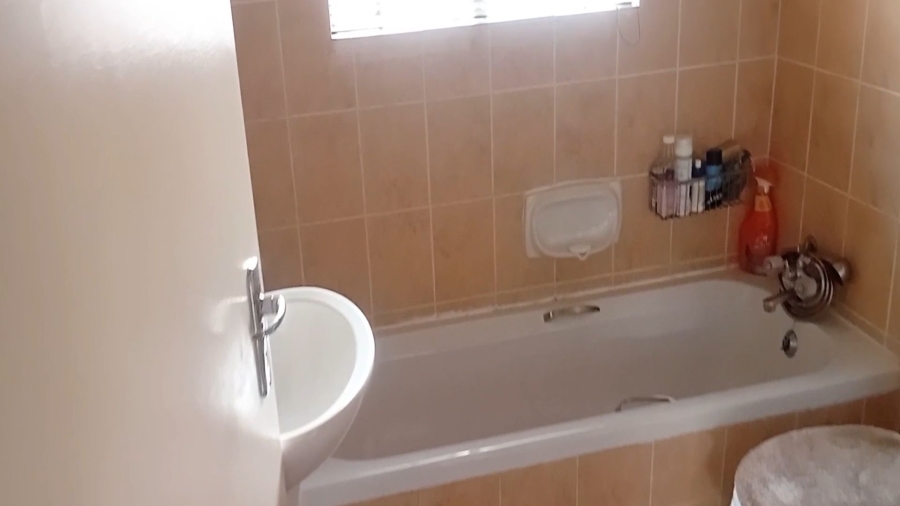 2 Bedroom Property for Sale in Elardus Park Gauteng