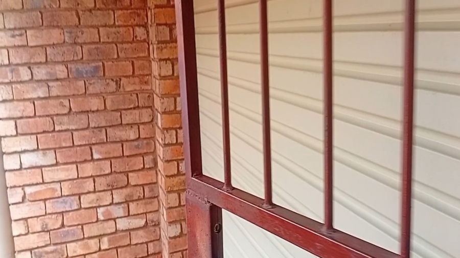 2 Bedroom Property for Sale in Elardus Park Gauteng