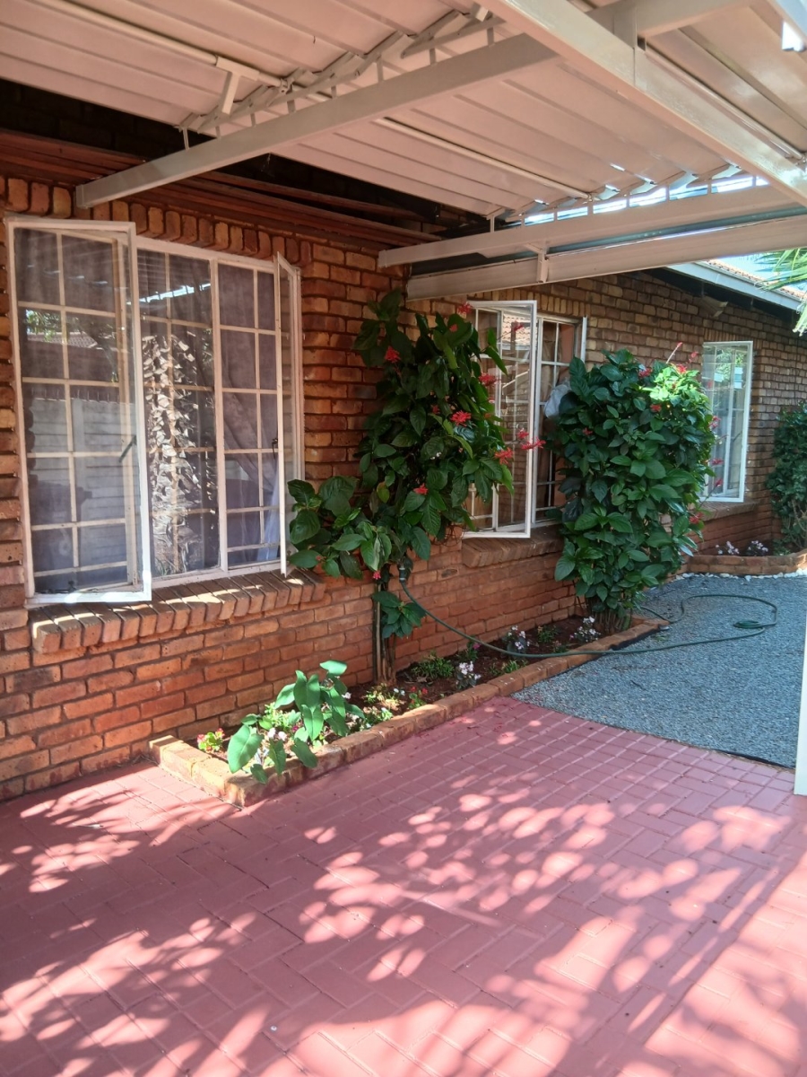 3 Bedroom Property for Sale in Hesteapark Gauteng