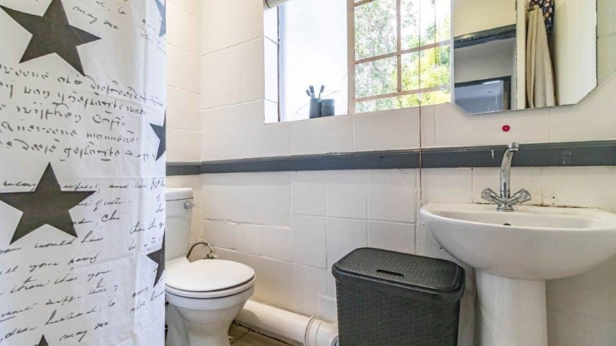 2 Bedroom Property for Sale in Glen Marais Gauteng