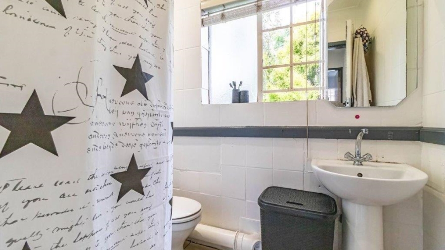 2 Bedroom Property for Sale in Glen Marais Gauteng