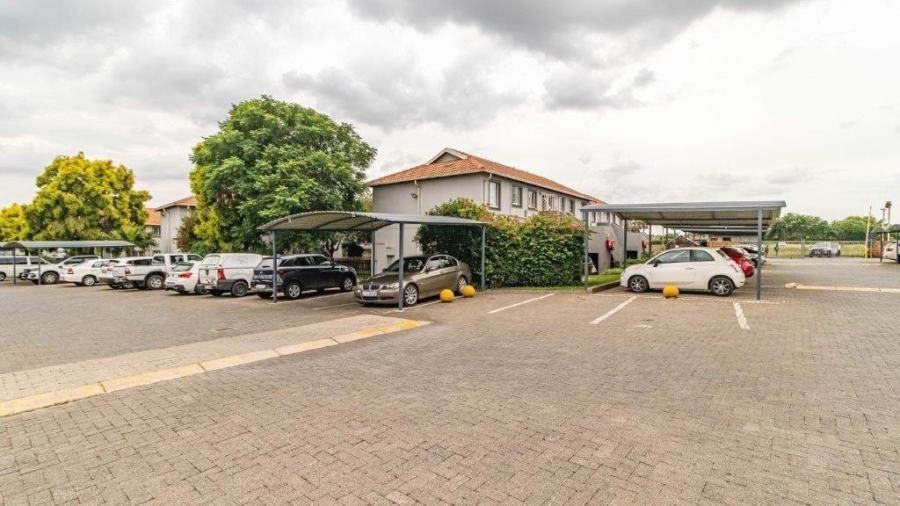 2 Bedroom Property for Sale in Glen Marais Gauteng