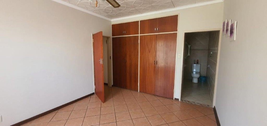 4 Bedroom Property for Sale in Mountain View Gauteng