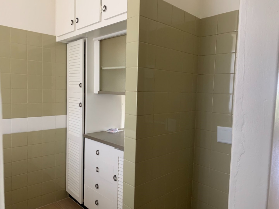 To Let 1 Bedroom Property for Rent in Groenkloof Gauteng