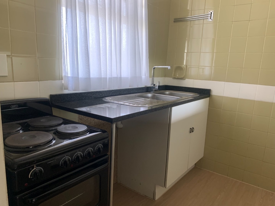 To Let 1 Bedroom Property for Rent in Groenkloof Gauteng