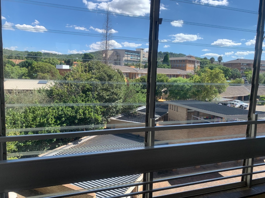 To Let 1 Bedroom Property for Rent in Groenkloof Gauteng